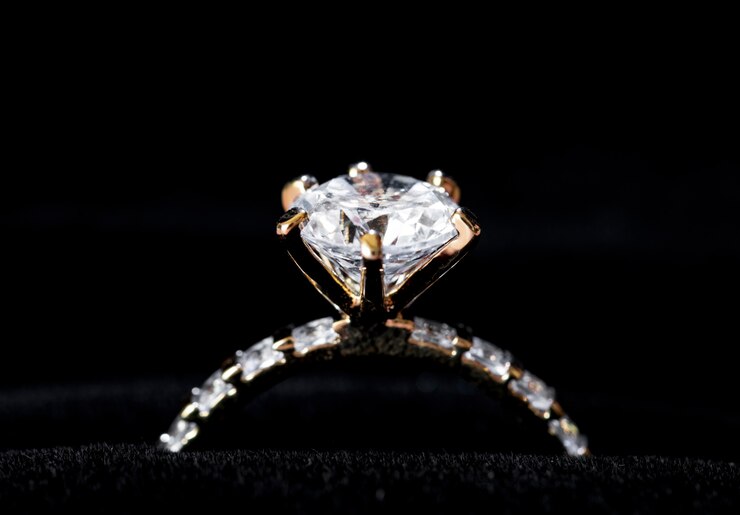 Taara halo engagement ring