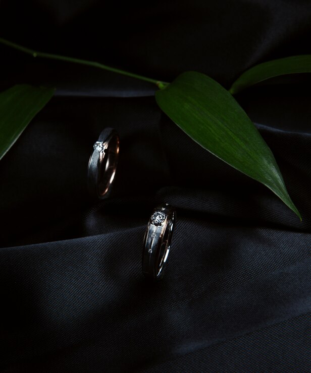Chandra platinum bands, pair